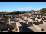 05551 ostia - regio iii - insula x - caseggiato degli aurighi (iii,x,1) - blick ri caseggiato del mitreo della planta pedis - serapeo - caseggiato di bacco e arianna - ri westen.jpg